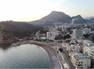 BLOKIRANA BUDVA BEZ MILA BOŽOVIĆA: SO usvojila inicijativu građana o ukidanju pritvora Božoviću