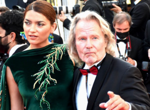 Blanka uživa u vezi sa 32 godine starijim glumcem Džonom: On OBOŽAVA Srbiju, a muškarci uzdišu za njenim telom