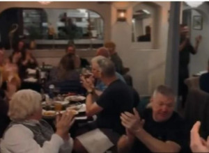 Žena na NOVOJ reklami videla muža koji je UMRO pre 9 godina: Odgovor firme produbio je misteriju (VIDEO)