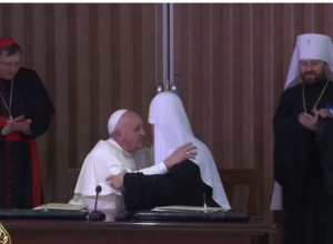 FRANJA I KIRIL U CRNOJ GORI?! Papa PRISTAO na PREDLOG ABAZOVIĆA, čeka se RUSKI PATRIJARH - da li je ovo ISTORIJSKI dogovor?