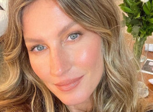 Versaće ima hit KUPAĆI za ovo leto: Nosi ga Žizel Bundšen i zbog jednog detalja je postao NAJTRAŽENIJI model ove godine