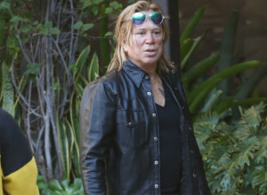 Poznati muškarci koji su išli "pod nož": Miki Rurk više ne liči na sebe, Bred je sredio uši, Eminem lice, a zbog jednog smo se baš smorili