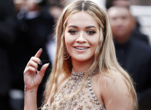 U providnoj haljini privukla maksimalnu pažnju: Rita Oro na sopstvenoj proslavi pokazala ZADNJICU bez ikakvog blama