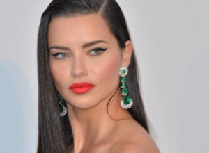 Dva meseca posle POROĐAJA, Adrijana Lima izgleda kao AVION: Od ove DIJETE kilogrami se sami TOPE!