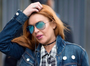 Veliki povratak Lindsi Lohan: Pričali su da je PROPALA i da izgleda BEDNO, ali je glumica svojom pojavom sve DEMANTOVALA