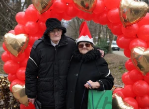"Jes da me bole kukovi, ali ja ću da izdržim nekako": Dragoljub (93) i Nada (90) su glavna tema na takmičenju u NAJDUŽEM POLJUPCU u Vrnjačkoj Banji