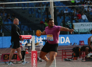 Olimpijac podelio "gadan" video: Zbog jake INFEKCIJE "rupe" mu se stvaraju na nozi kada je pritisne