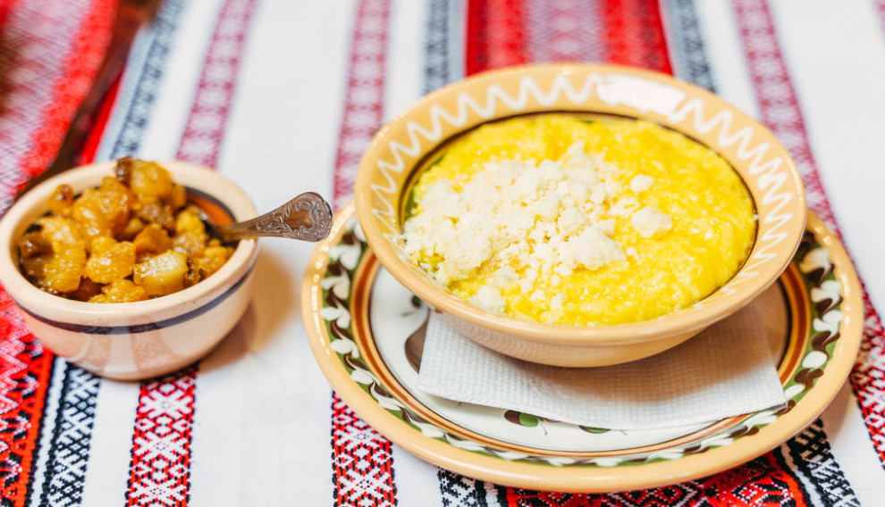 Srbi je odvajkada spremaju za Božić: Cicvara po receptu iz manastirskih knjiga