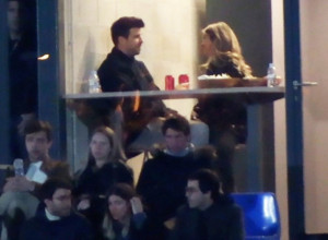 Uhvaćeni u VIP loži: Pike i Klara Čija pred punim STADIONOM razmenjivali NEŽNOST (FOTO)