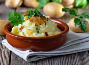 Savršeni pire krompir kao iz restorana: Ključno ga je osušiti posle kuvanja, a mnogi prave ovu grešku sa mlekom