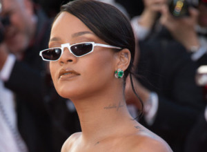 Glumica JAVNO muvala Rijaninog dečka: Ostavila muža zbog mlađeg, a sada ne prestaje da SPOPADA zauzete muškarce!