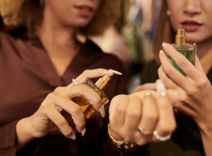 Savršen TRIK da vam parfem traje CEO DAN: Ne zavisi od njegovog KVALITETA, nego kakvu podlogu ste naneli pre parfemisanja