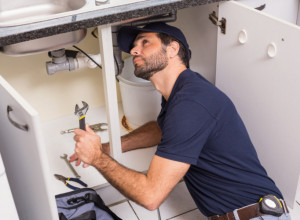 Majstori vam više neće trebati: U odvod lavaboa sipajte ovu smesu i rešite problem