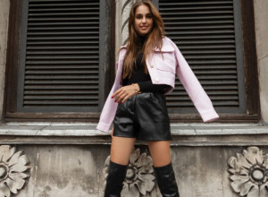 "Kako nemaš šta da obučeš, a imaš one patosnice od Golfa": Sreća, pa papreno košta, inače bi ovu bizar suknju gledali i na našim ulicama