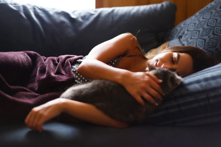 Navika za dobro jutro i dug život: Ne sipajte šolju kafe čim se probudite, već uradite ovo