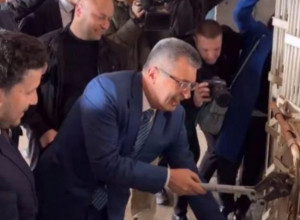 Lanci skinuti sa kapije, Željezara zvanično počela da radi! (VIDEO)