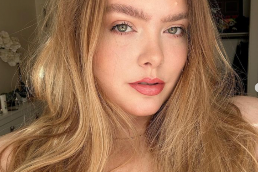 "Stvarno si LEPA, šteta što si DEBELA": Punija devojka, anđeoskog lica tvrdi da je svi PROZIVAJU jer je "uzaludni" potencijal zbog KILOGRAMA!