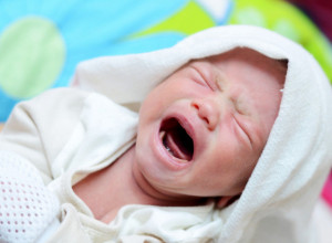 Dok je trčala, pronašla je ŽIVU zakopanu bebu: " Još je imala pupčanu vrpcu, molila sam Boga samo da PREŽIVI"