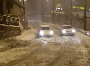 Odustanite ukoliko ste krenuli u OVOM pravcu - sneg ne prestaje da pravi probleme - upaljen CRVENI ALARM!