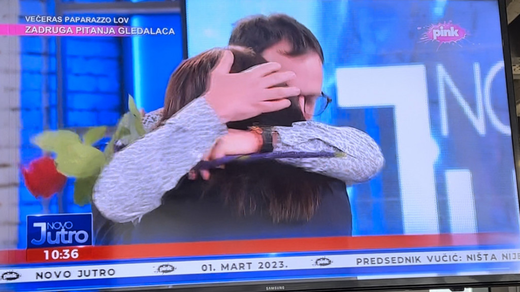 Cela Srbija danas plače: Miloša su sa dve godine oduzeli majci i dali ga na USVAJANJE, jutros su se prvi put sreli posle 30 godina