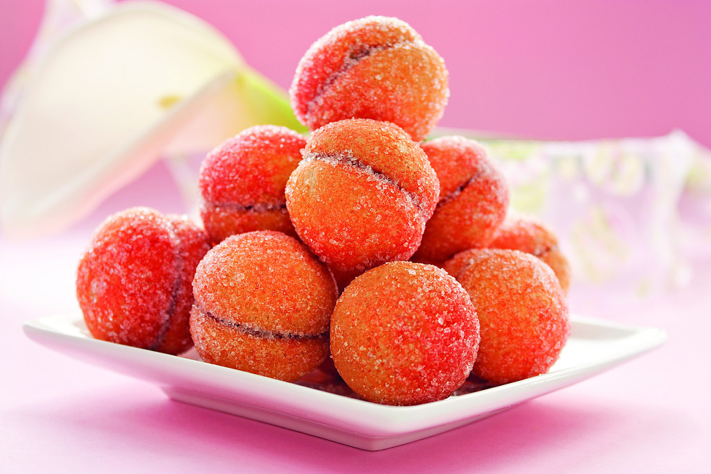 Mirišu na detinjstvo: Nema slavlja bez breskvica, evo kako da napravite najbolje i najslađe!