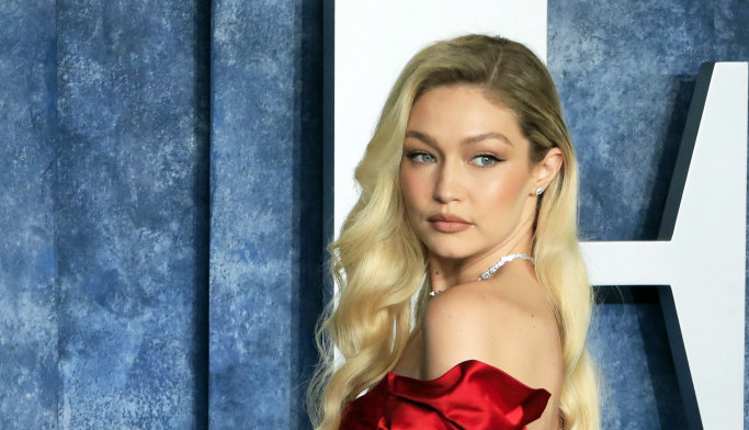 Pariska nedelja mode nije samo glamur: Điđi Hadid pokazala lice bez šminke, bez kompleksa zbog nesavršene kože