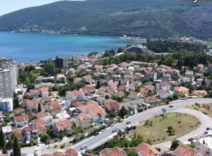 IZBEGNUTA TRAGEDIJA U IGALU: "Zakačili" se u saobraćaju, pa usledila picnjava