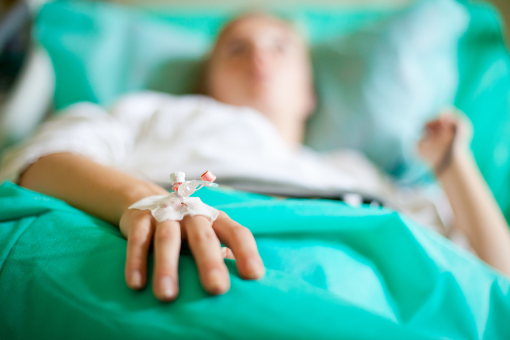Devojka (25) došla ZDRAVA u bolnicu, a zatim odjednom UMRLA: Lekari su mislili da je samo "ZBUNJENA" i dehidirana, roditelji u ŠOKU!
