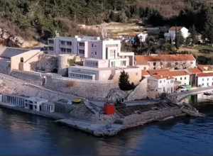 HIT! RADIM OVO IZ ČISTE SEBIČNOSTI: Kupio hotel na Jadranu da bi mu radnici mogli besplatno da letuju