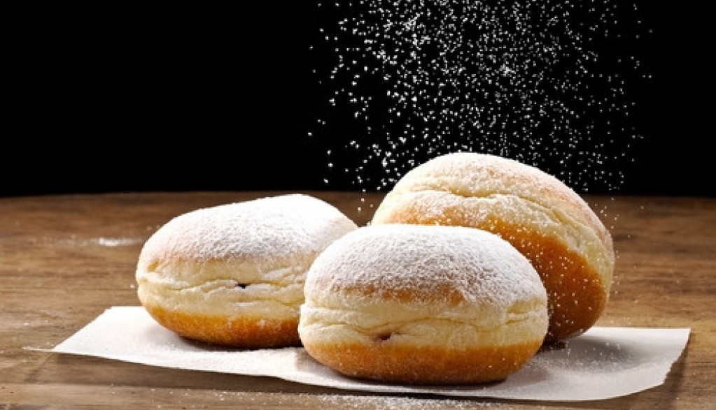 Krofne vam upiju previše ulja? U testo uvek stavite kašiku 1 sastojka i biće lepše i mekše nego ikad