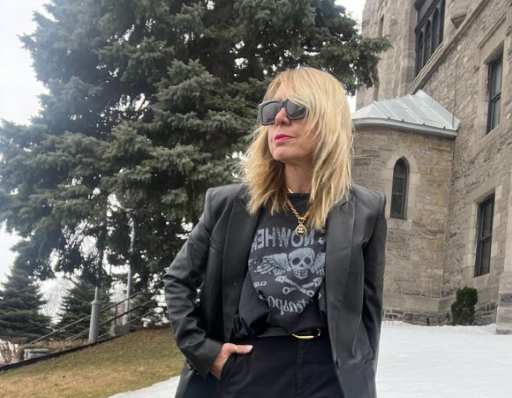 Devojački stil joj savršeno pristaje, iako ima 60 godina: "Poručujem ženama da ne gube volju za životom"