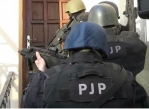 PODGORIČKA POLICIJA UPALA NA TEHNO ŽURKU Pronađeni džointi kod dve osobe