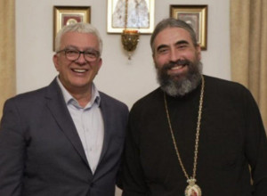 Episkopi SPC-a stali uz Andriju Mandića: Vladike Metodije i Atanasije podržali predsjedničkog kandidata DF-a!