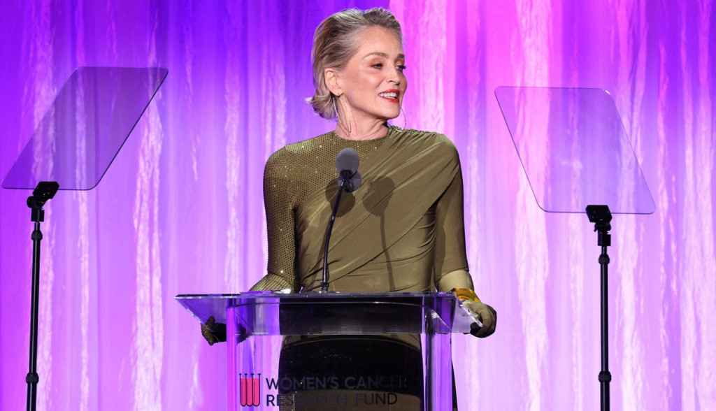 "Ako uočite RAK, odstranite mi obe DOJKE: Šeron Stoun je sinoćnim govorom RASPLAKALA svet, trenutno vodi BORBU sa tumorom!