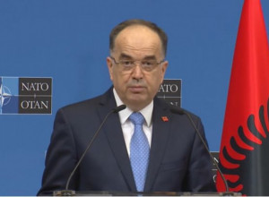 Predsednik Albanije pozvao Vatikan da prizna tzv. Kosovo
