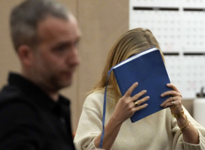 Udarila ga, pa ga ostavila sa teškim povredama da leži u snegu: Glumica na ivici NERVNOG sloma, ovo može da joj uništi karijeru