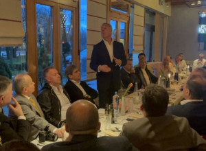 PANIKA ZBOG NEDOSTATKA GLASOVA: Đukanović moli dijasporu da dođe na izbore, oni poručuju da nisu ničiji „rezervoar“