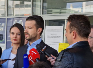 Umesto MILA MILAtović? Anegdota o kojoj se priča: Evo šta mu je Đukanović poručio još dok je bio ĐAK