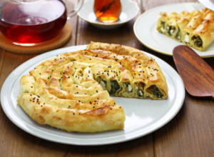 I meso i povrće: Zasitna pita će vam dati energiju i zagrejati vas tokom hladnih zimskih dana