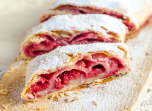 Pekar Rale nam je otkrio recept: Sa njegovim prelivom je pita uvek vazdušasta i sočna, prste da poližeš!