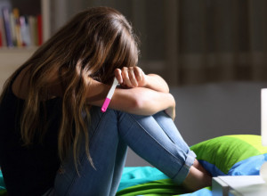 Najbizarnija tužba za koju smo čuli: Magdalena je tužila hotel jer joj je ćerka zatrudnela u BAZENU, evo kako je to opravdala