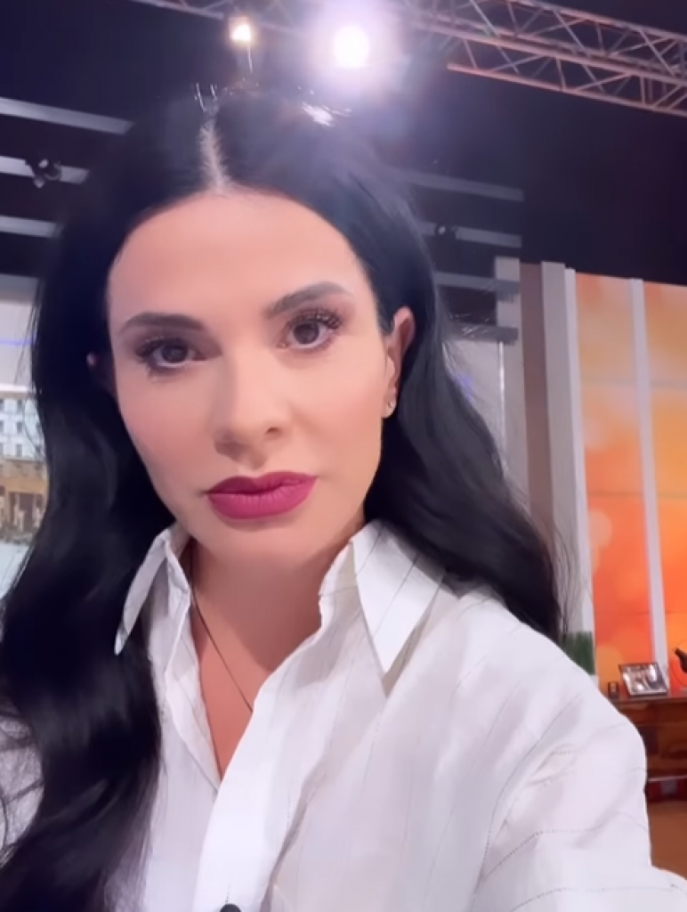 Aleksandra Jeftanović u PROLEĆNIM bojama: Njen stajling izazvao buru komentara