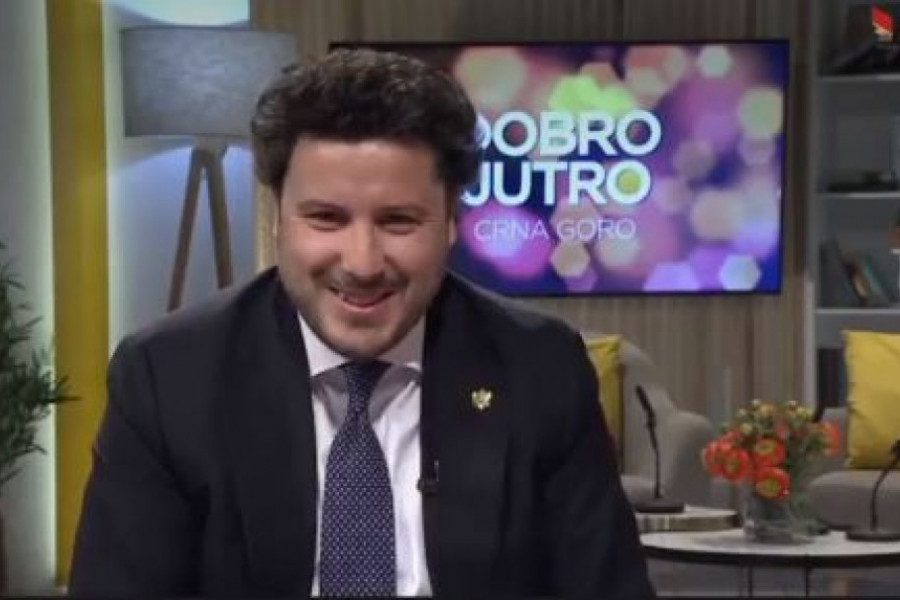 VODITELJI PITALI DRITANA KAD PLANIRA DA SE ŽENI Njegov odgovor postao HIT na mrežama (VIDEO)