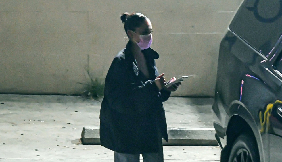 Pevačica ZABRINULA javnost svojim premšavim izgledom: Nagađaju šta joj se desilo, a sada je svima OVO poručila