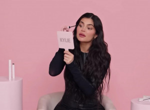 Trik za KRUPNIJE OČI: Kajli Džener otkrila caku zbog koje ima zavodljiv i senzualan pogled!