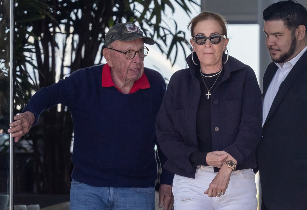 MILIJARDER (92) i dalje lomi SRCA ženama: Ostavio je 26 godina mlađu verenicu, a OVO je bizaran razlog!
