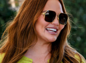 Ovo su tri BOJE u kojima izgledate neprivlačno:  Jedna je proglašena NAJRUŽNIJOM na svetu, a ove sezone ih posebno izbegavajte