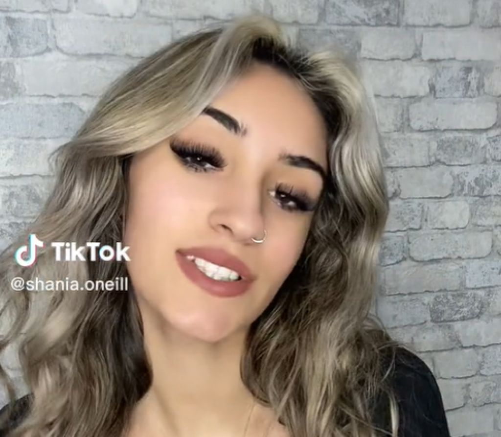 Redovno deli FOTOGRAFIJE na kojima doji bebu: Dobija odvratne komentare, mnogi misle da tako traži pažnju