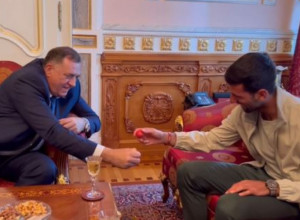 NOVAK I DODIK ODMERILI "SNAGE": Dodik sve nasmejao odgovorom čije je jaje jače(VIDEO)