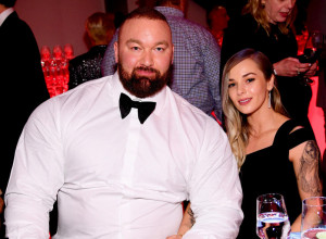 On ima 193 kilograma, a ona jedva 50: Ljubavna priča "Palčice" i "čoveka planine"!